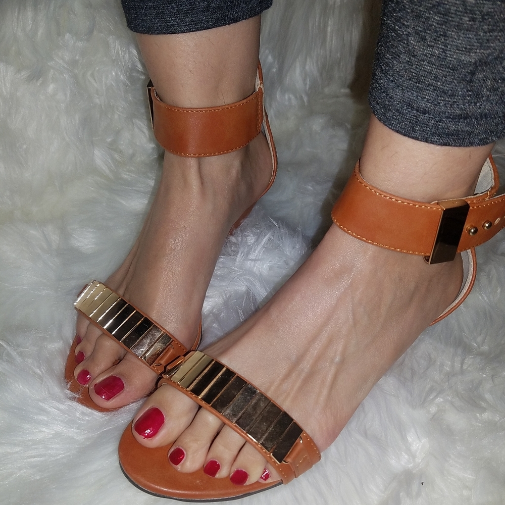 Sandas! - Picture 4 of 8